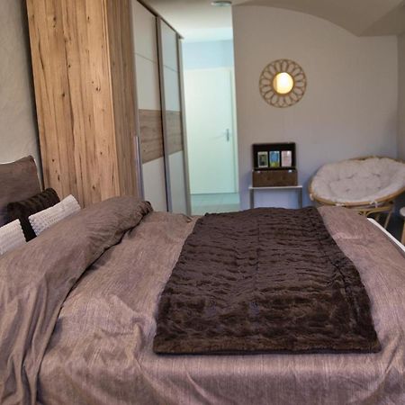Chill Home : Appartement Cocooning Avec Jacuzzi Grandson エクステリア 写真