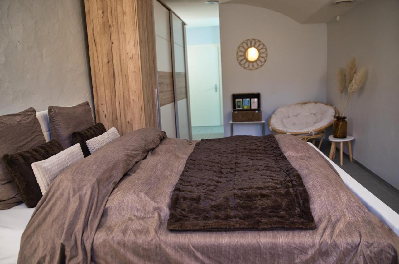 Chill Home : Appartement Cocooning Avec Jacuzzi Grandson エクステリア 写真